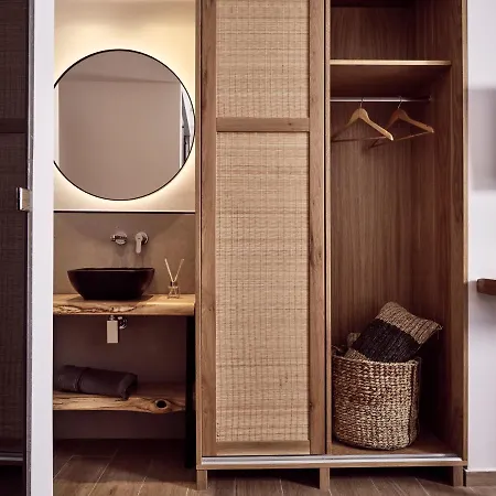 Ioli Exclusive Villa, A Glorious Family Retreat, By Thinkvilla * Akrotiri (Zakynthos)